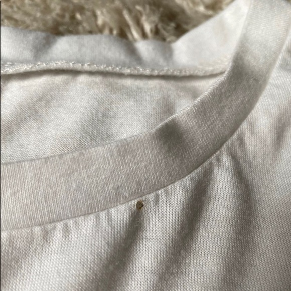 Shein Tee - Picture 2 of 2